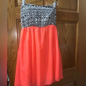 Vanity- Strapless dress - size XL